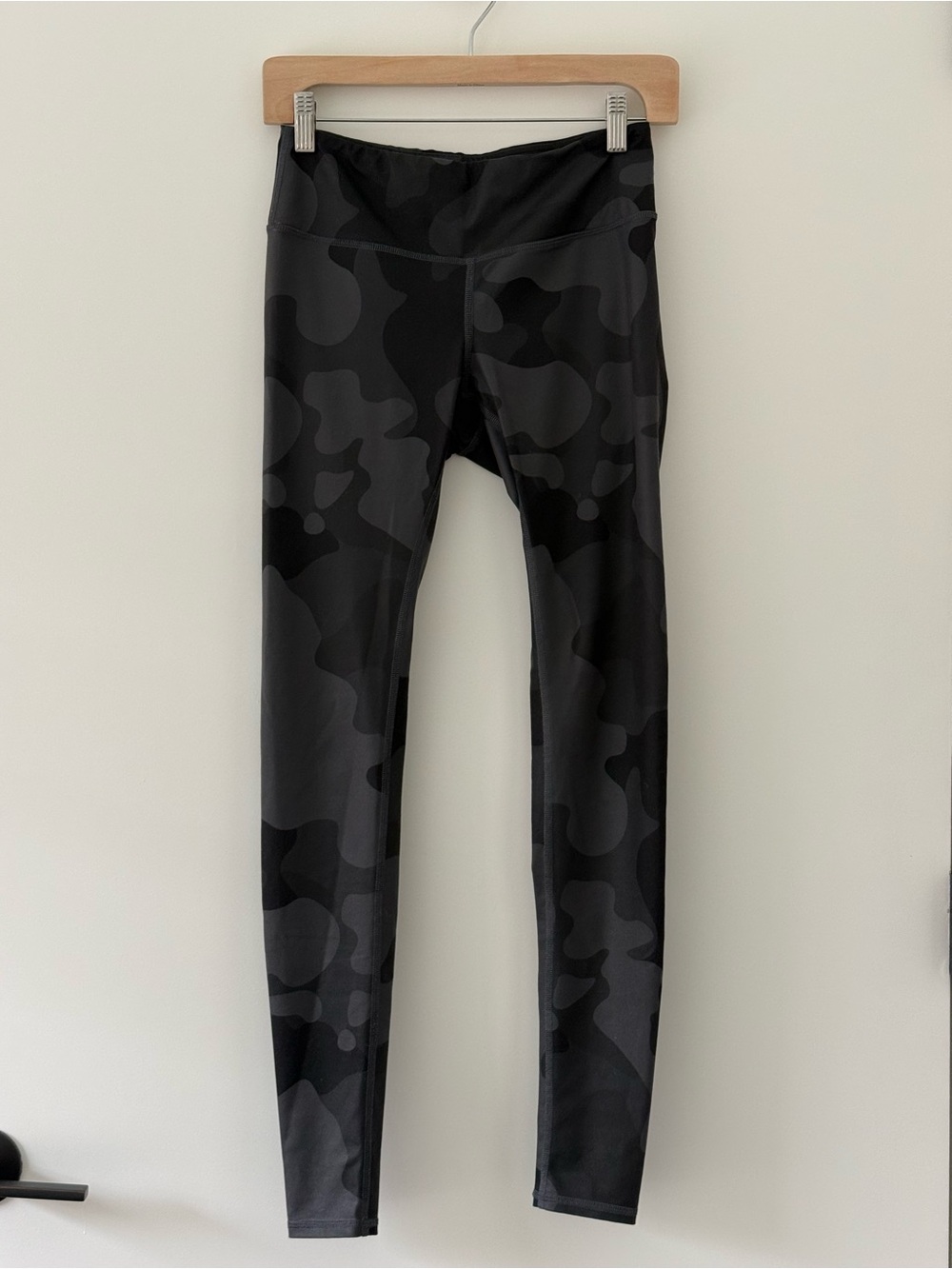 ALO CAMO LEGGINGS